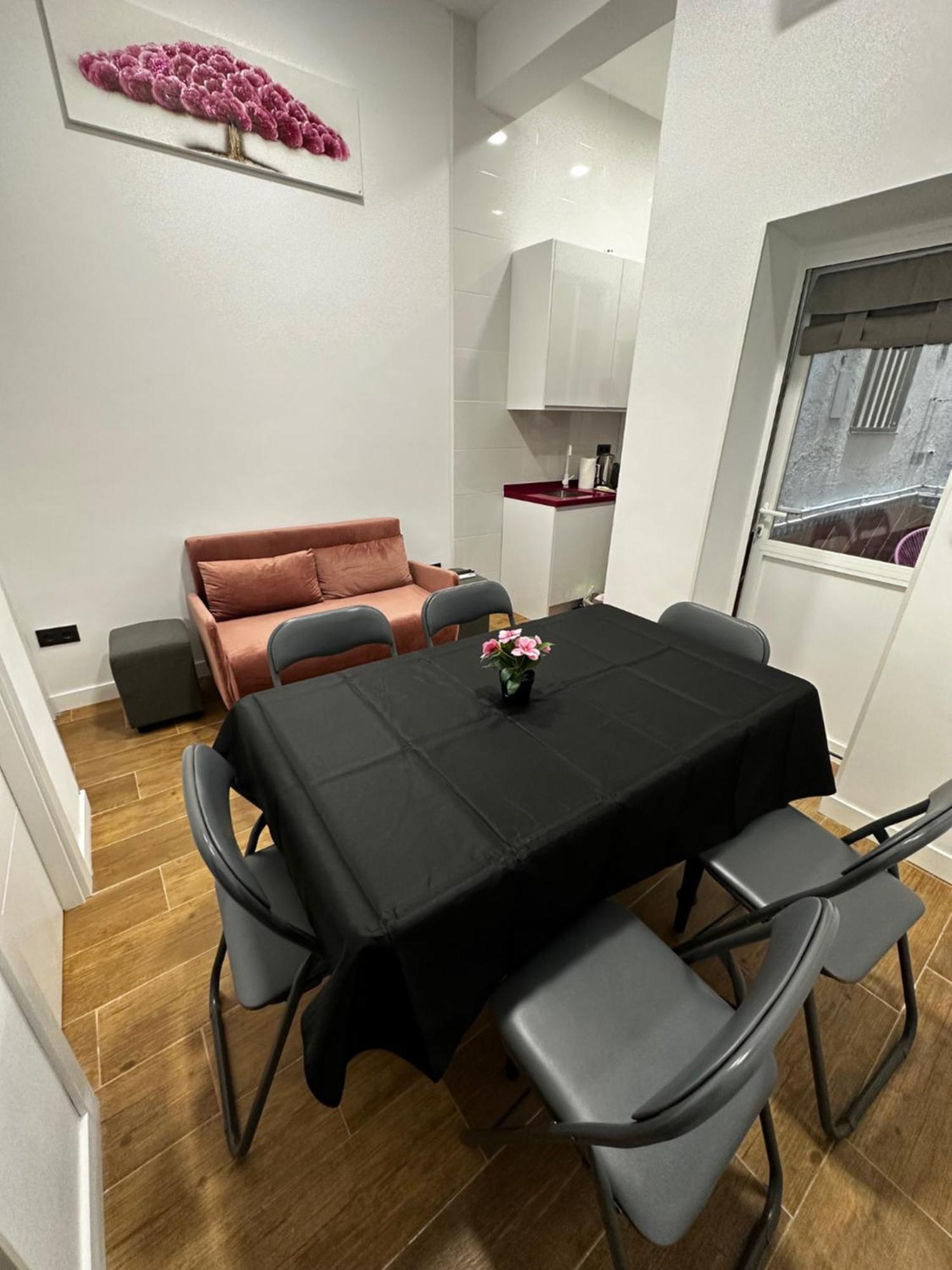 Love Fuencarral Apartment Madrid Ngoại thất bức ảnh